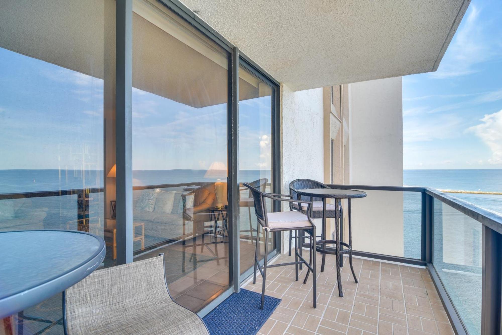 Oceanfront Condo With Balcony And Stunning Views! 클리어워터 비치 외부 사진